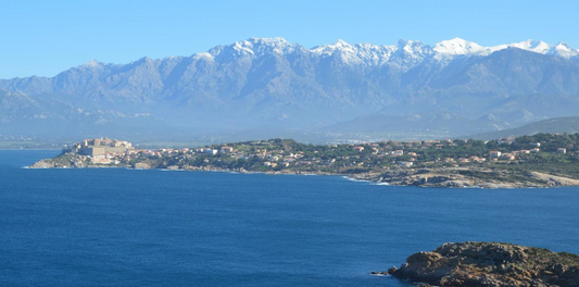 Pourquoi la Corse inspire nos collections ?